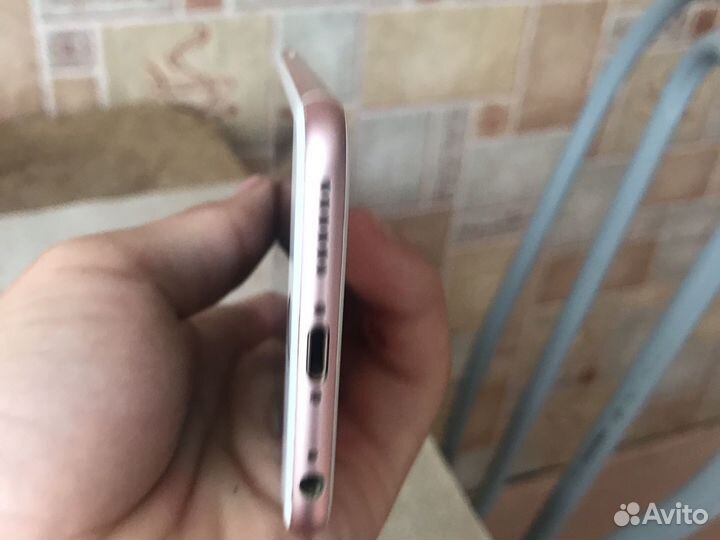 Телефон iPhone 6s