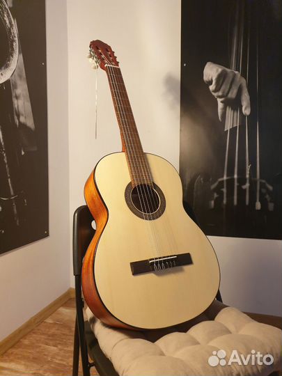 Классическая гитара Cort 100
