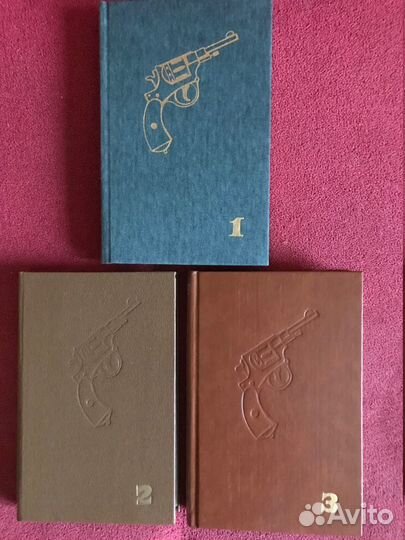Собрание книг в жанре детектива