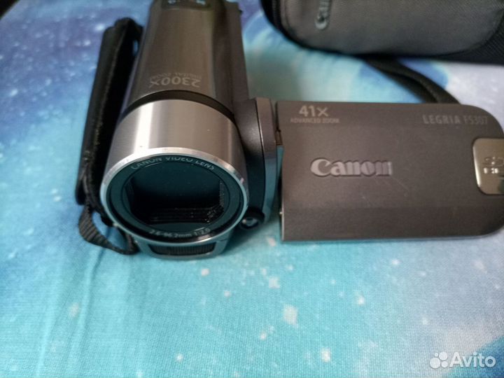 Видеокамера canon