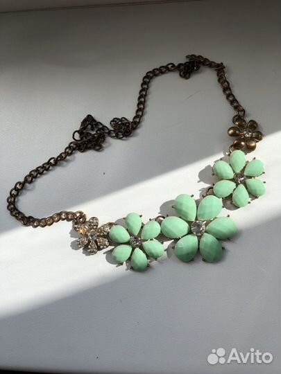 Колье ожерелье с цветами