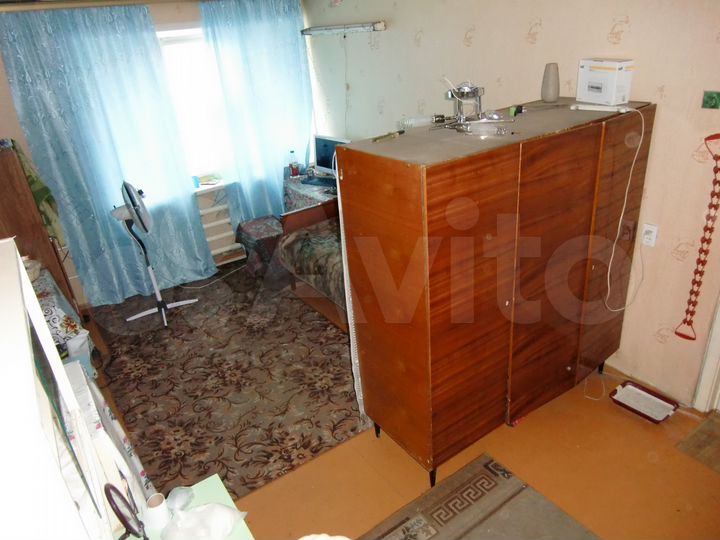 Комната 18 м² в 8-к., 6/9 эт.