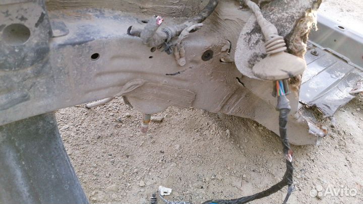 Лонжерон передний правый Venga 645201P000