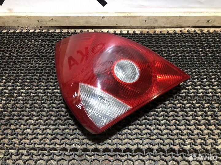 Фонарь задний правый Мондео 3 Седан(До рест)
