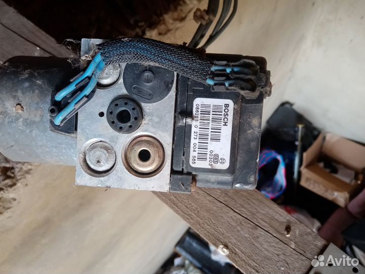 Блок ABS Nissan Primera P11