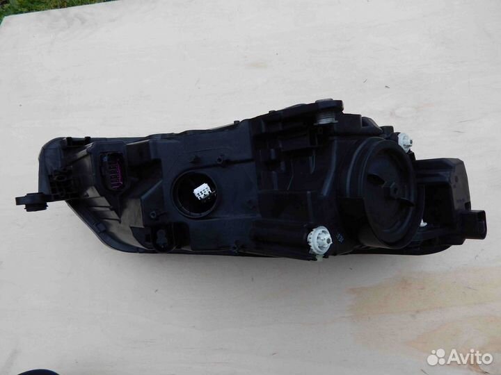 Фара левая Skoda Superb 3 поколение (2015-2019)