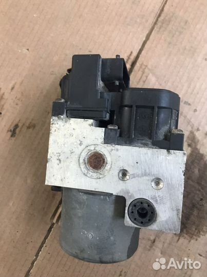 Блок ABS (насос) Хонда Аккорд 6(1057)