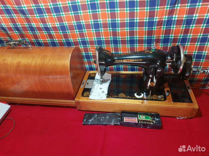 Швейная машина Подольск 2м отлично