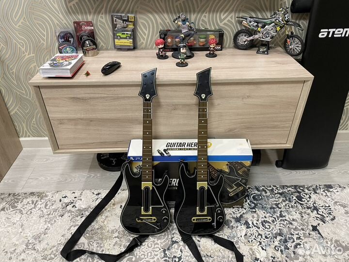 Sony PS4 + guitar hero