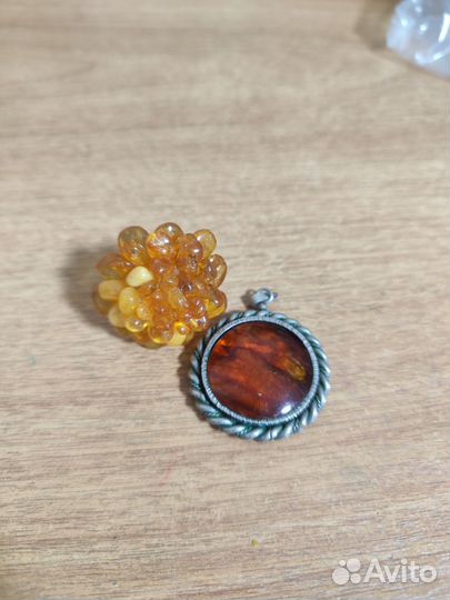 Кулон из янтаря