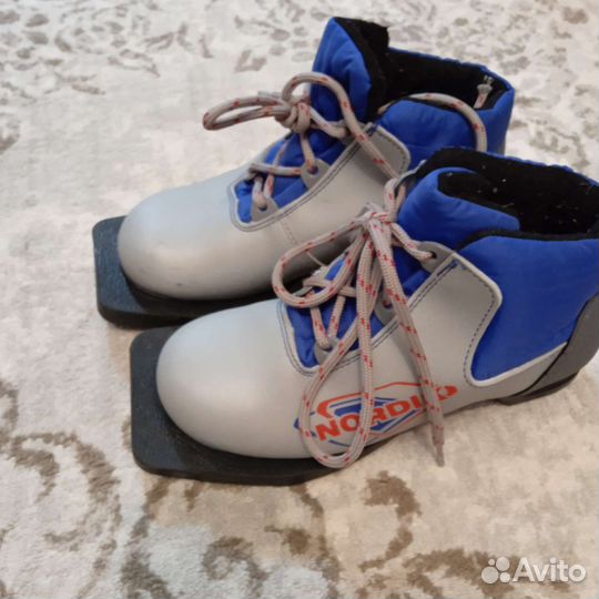 Лыжные ботинки