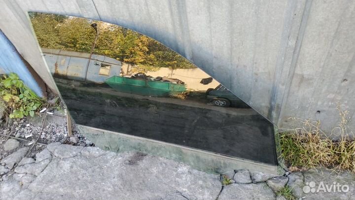 Стекло двери передней правой KIA opirus