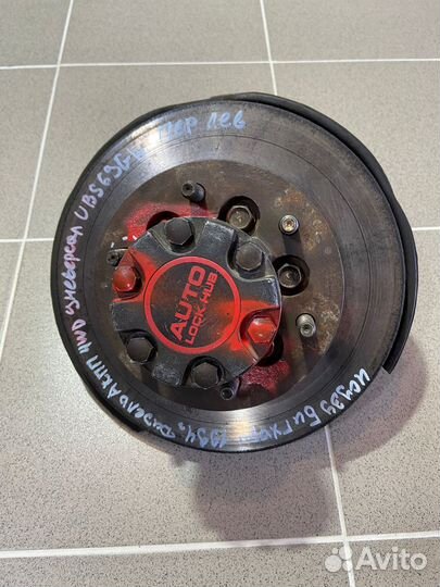 Кулак, ступица передняя левая Isuzu Bighorn 1994