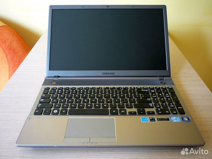 Ноутбук Samsung в разборе