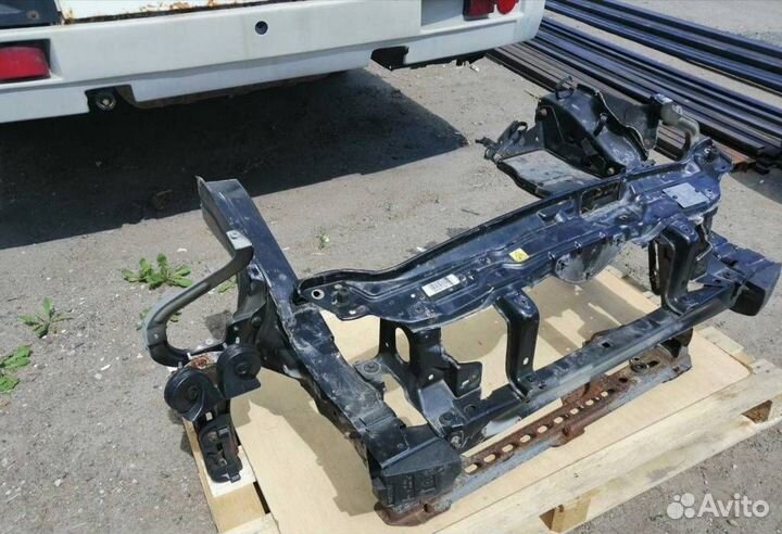 Передняя панель крепления облицовки (телевизор) A