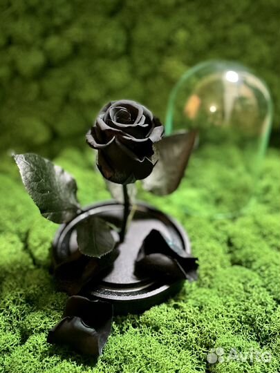 Вечная роза в колбе