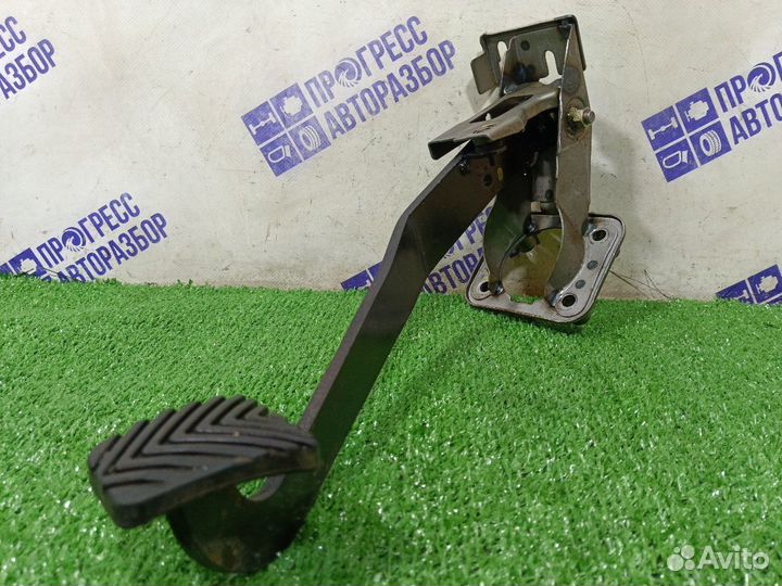 Педаль тормоза Kia Sorento внедорожник 2.5 D4CB