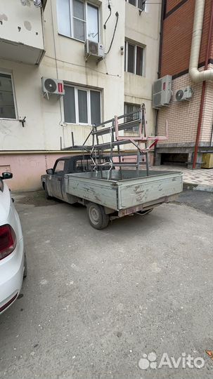 Пирамида на вис