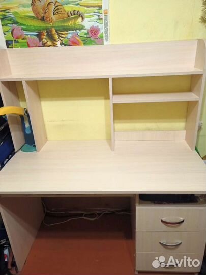 Компьютерный стол