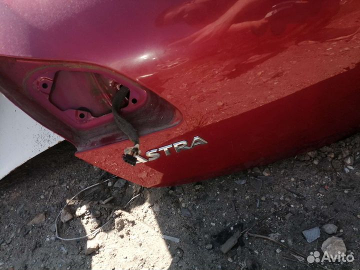 Крышка багажника Opel Astra J