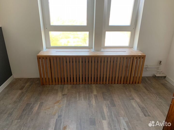 Подоконник деревянный с экраном