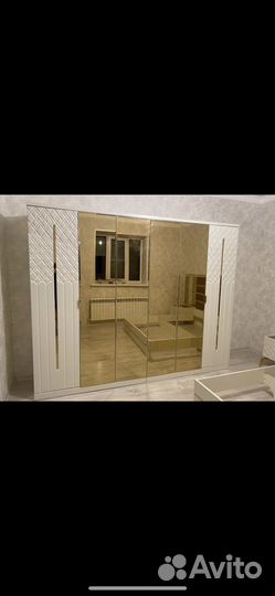 Спальный гарнитур