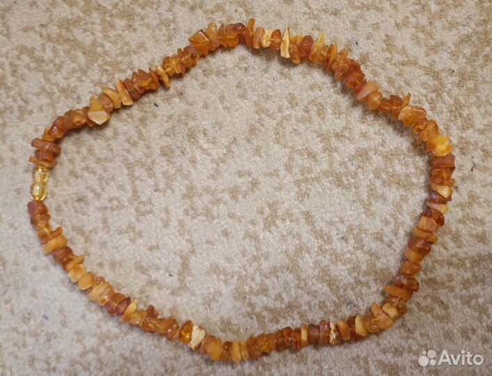 Янтарные бусы