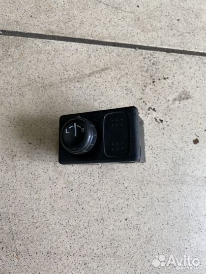 Блок управления зеркалами Nissan Primera P12