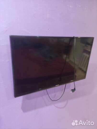 Телевизор Samsung 32 дюйма +кронштейн