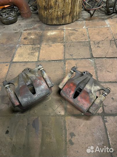 Передние суппорта Toyota Mark 2