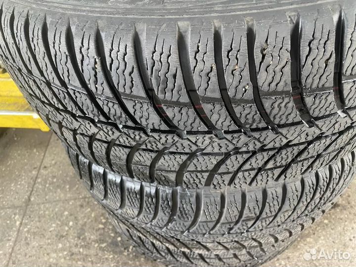 Kumho I'Zen KW23 215/50 R17