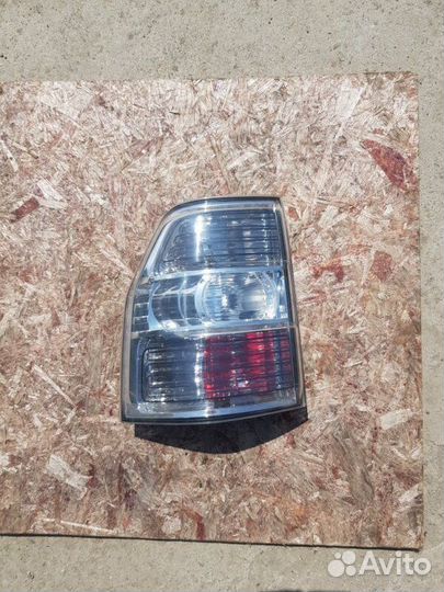 Стоп-сигнал mitsubishi pajero V97