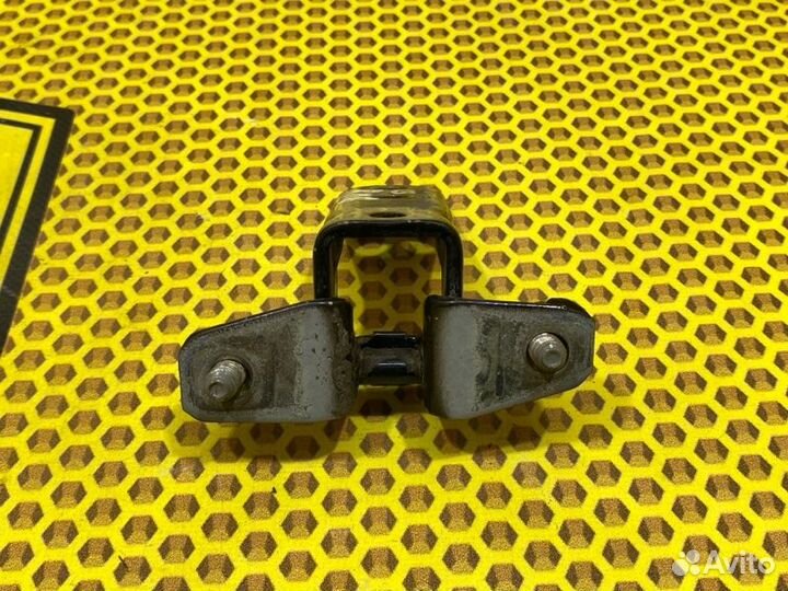 Петля двери передняя верхняя передняя правая