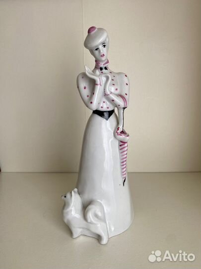 Фарфоровая статуэтка Дама с собачкой Дулево