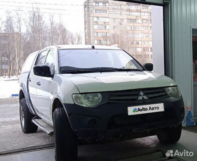 Mitsubishi L200 2.5 МТ, 2012, битый, 140 000 км