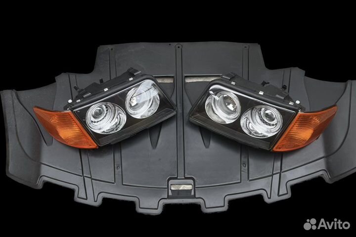 Фары с линзами Audi 100c4