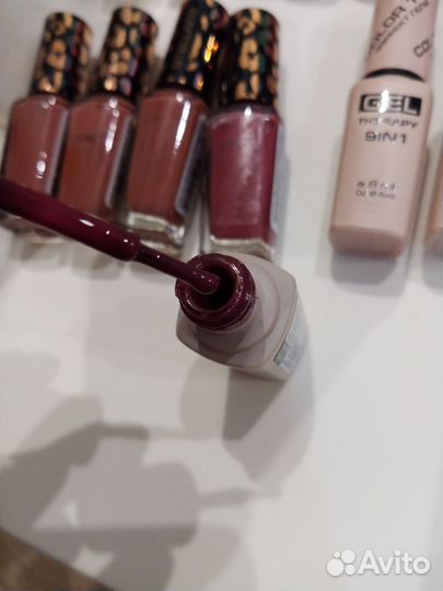 Лаки для ногтей цена за всё