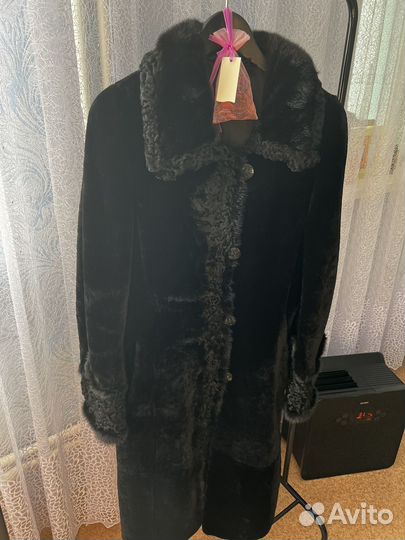 Шуба мутоновая, отделка норка и каракуль