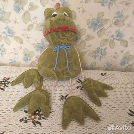 Декоративна игрушка.Лягушка