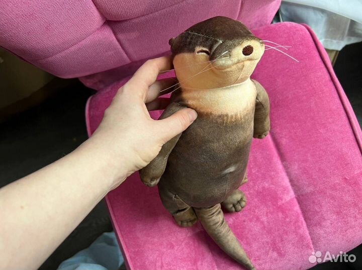 Интерьерная подушка-игрушка Спящая Выдра