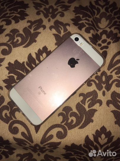 iPhone SE, 32 ГБ