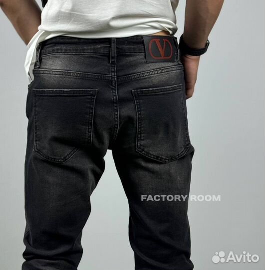 Джинсы Valentino