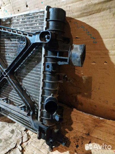 Радиатор двс Opel Astra H