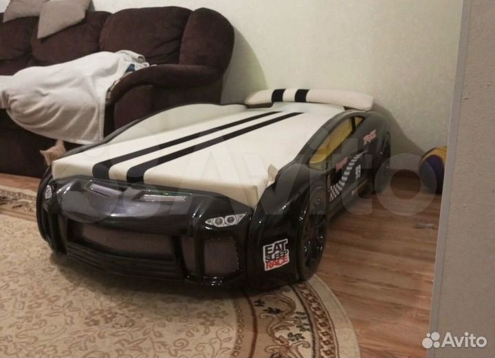 Детская кровать машина с матрасом
