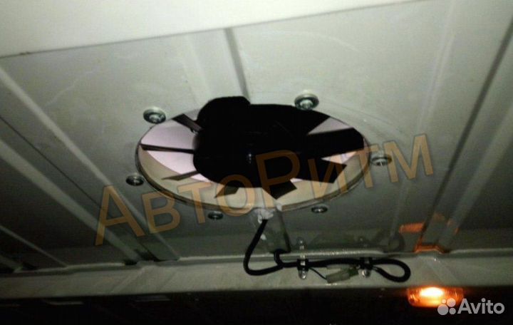 Накрышный вентилятор автовытяжка в автобус фургон