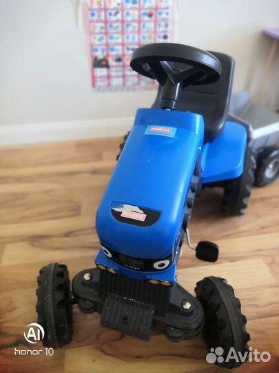 Детский трактор с прицепом