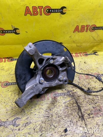 Поворотный кулак передний правый Opel Astra J