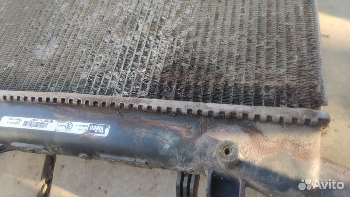 Продам радиатор 1K0121251BN для гольф6 caxa