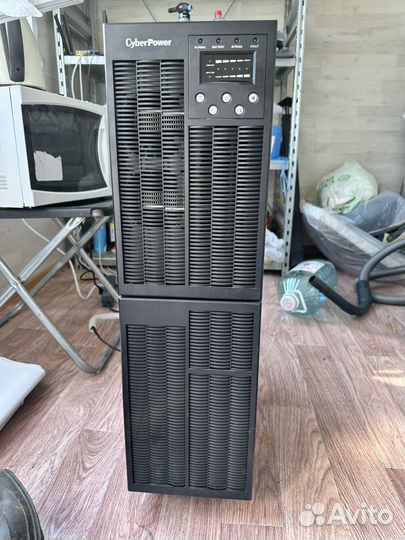 Источник бесперебойного питания CyberPower