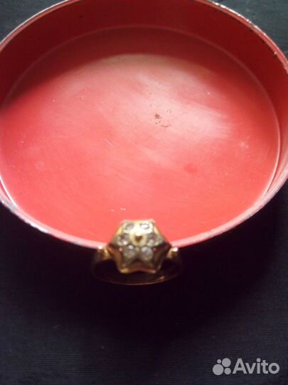 Кольцо золотое с цирконием 18 раз